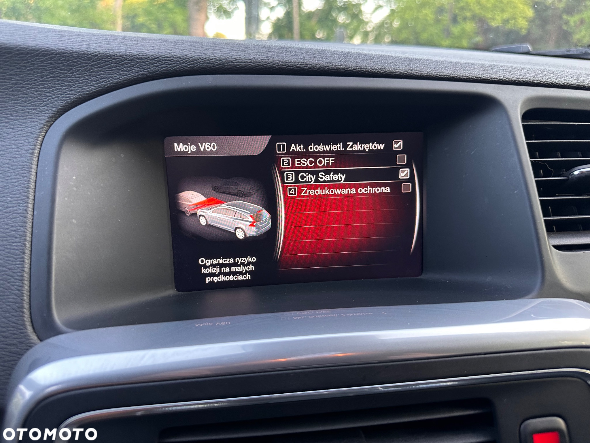 Volvo V60 D4 Drive-E R-Design Momentum - 28