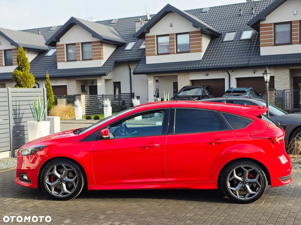 Ford Focus 2.0 TDCi ST - 10