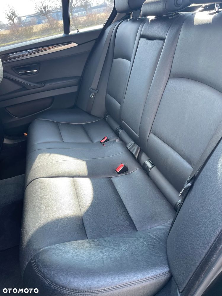 BMW Seria 5 528i - 7