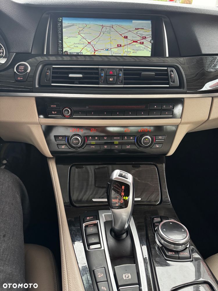 BMW Seria 5 520d xDrive Luxury Line - 9