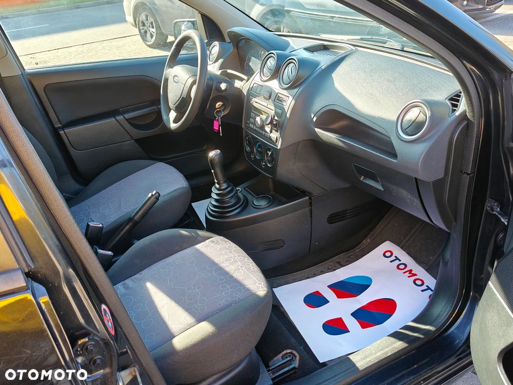 Ford Fiesta 1.3 Ghia - 17