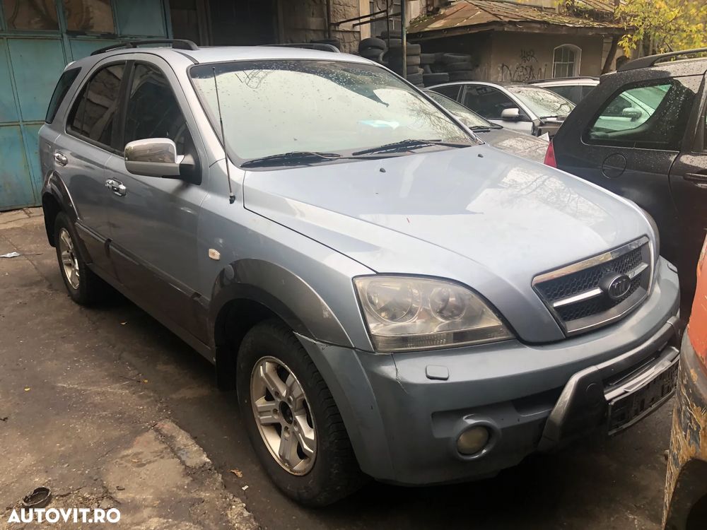 Dezmembrez Kia Sorento automat diesel 2005 - 1