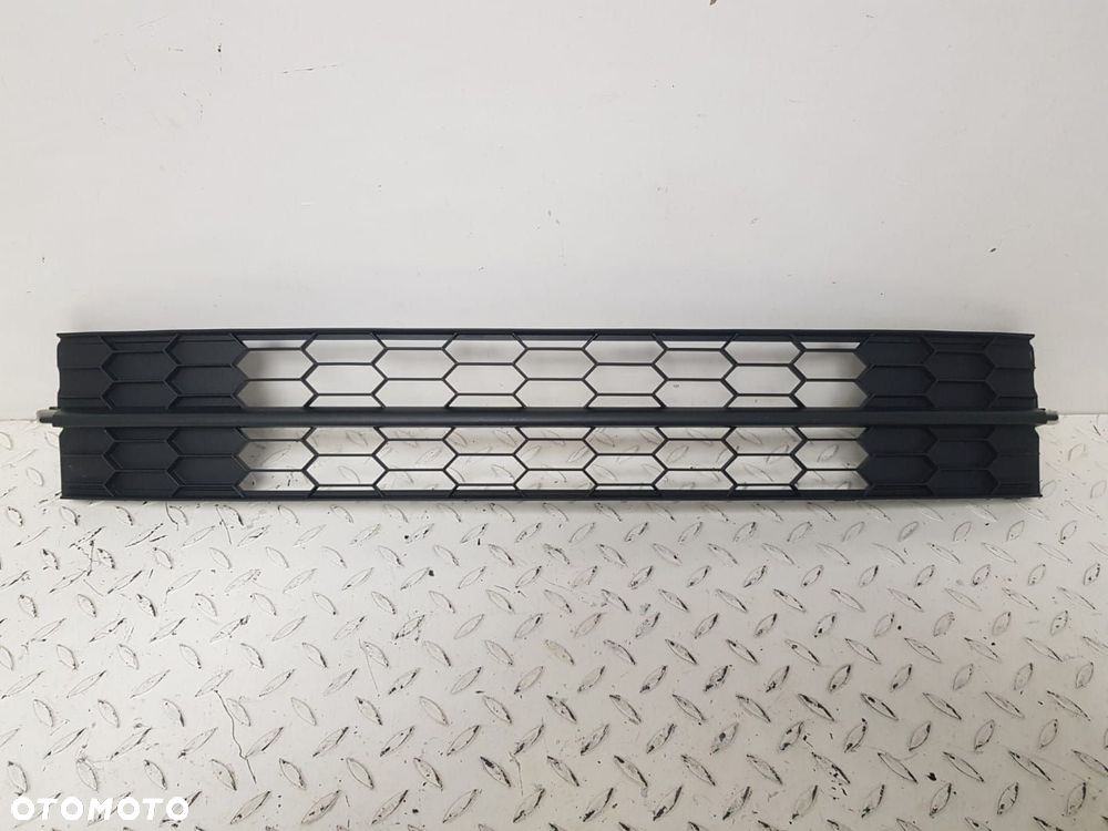 ŚRODKOWA KRATKA ZDERZAKA PRZEDNIEGO SKODA RAPID 12-19  5JA 5JA853677A - 2