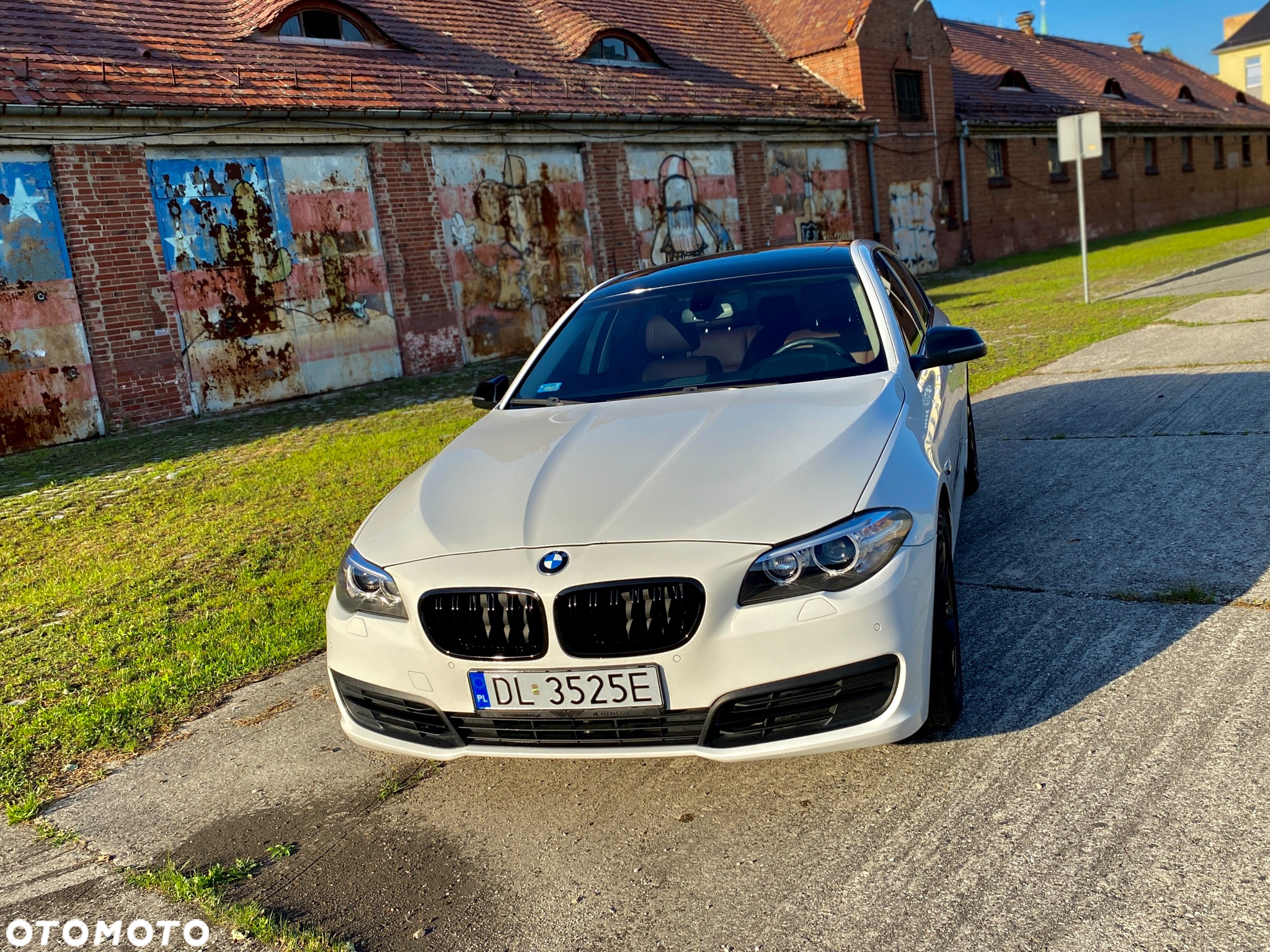 BMW Seria 5 528i xDrive - 17
