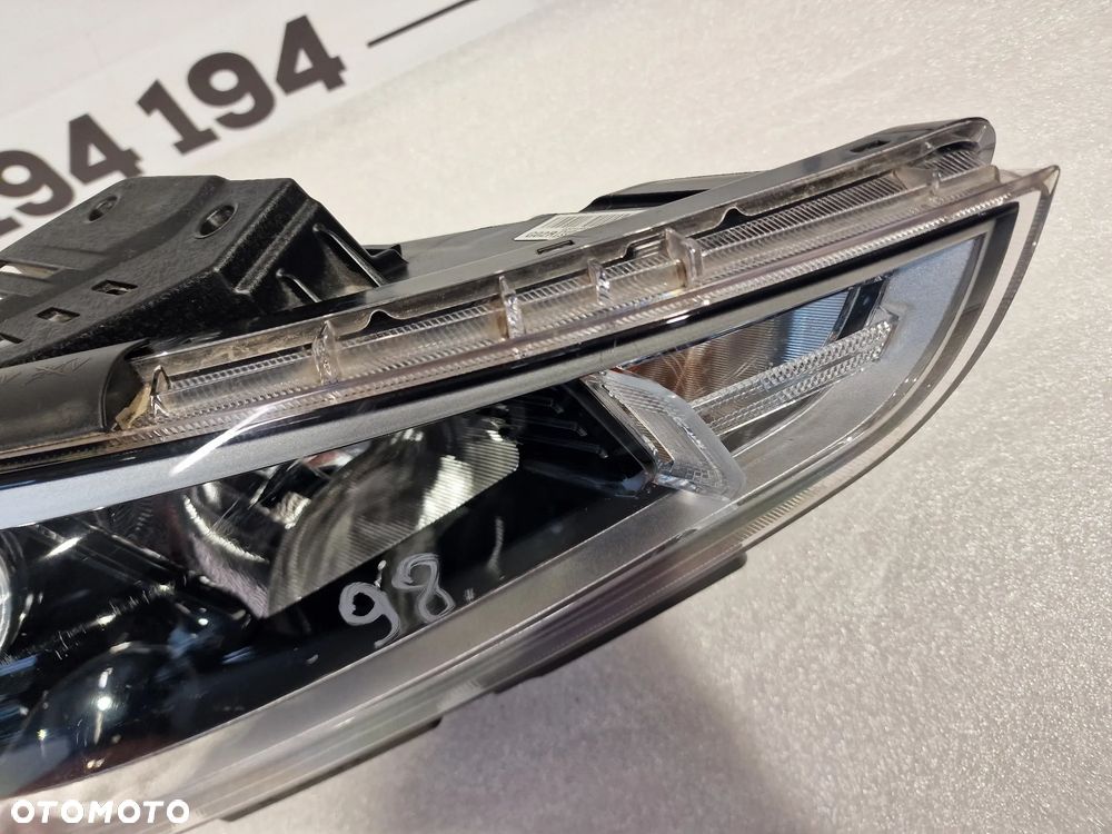 HYUNDAI i30 3 III 17- PRAWA LAMPA PRZEDNIA PRZÓD , SOCZEWKA , KOSTKA ZIELONA 10 PINOWA , NR 92102-G4020 / G4921-22020 , NR AUKCJI LPP98 - 7