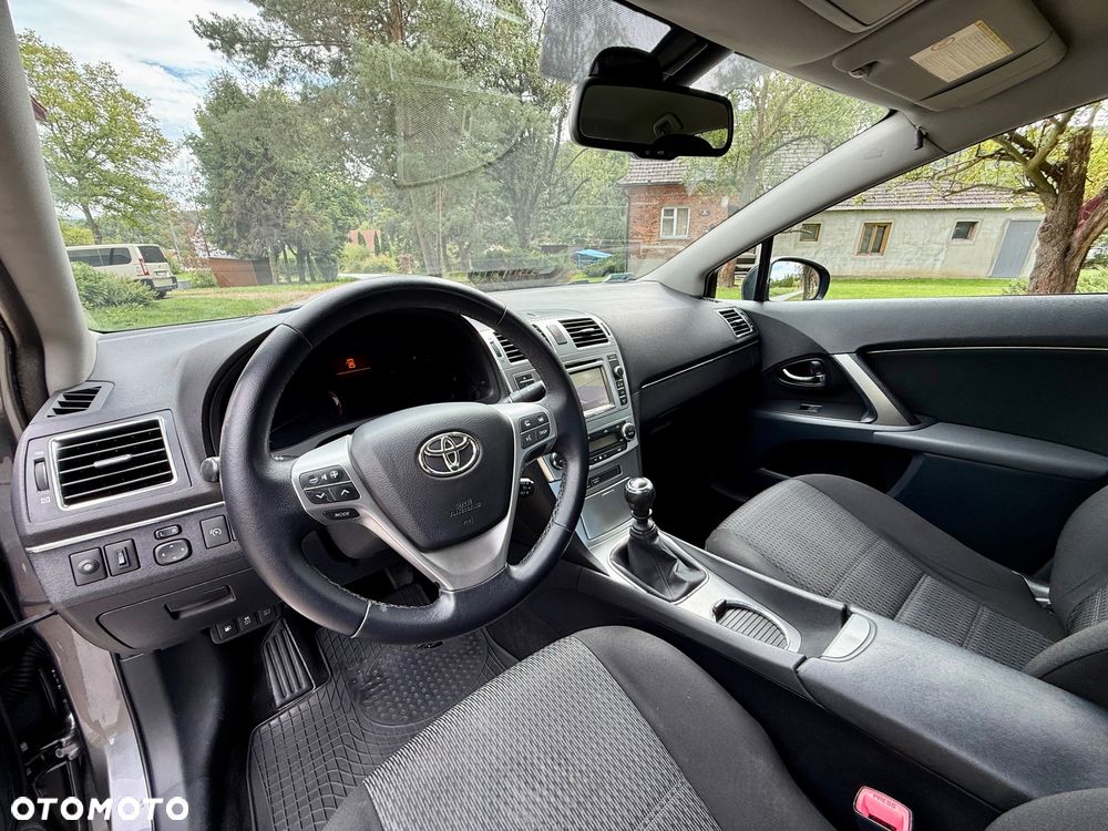 Toyota Avensis 2.2 D-4D Premium - 19