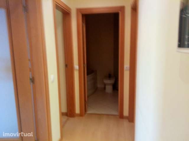 Apartamento t2+1 Duplex bem Localizado no Cartaxo - Grande imagem: 5/14