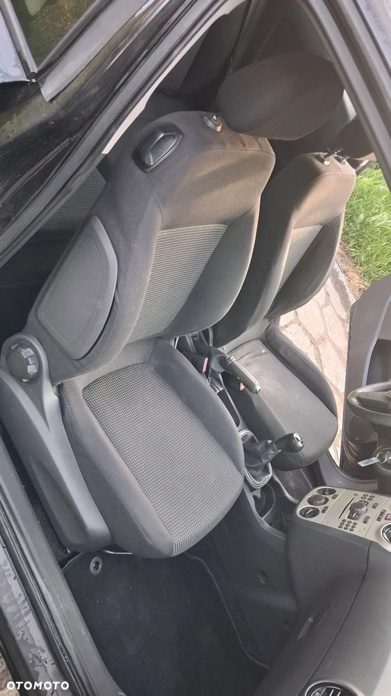 Na części Opel Corsa D silnik 1.3 CDTI A13DTC, Z13DTJ lakier Z20R skrzynia maska zderzak drzwi klapa szyba fotel kanapa lusterko lampa deska GWARANCJA !!! Przód Tył Zestaw Komplet Drzwi Klapa Zderzak Błotnik Maska Grill Atrapa Szyba Pas Lampa Lusterko Boczki Fotel Kanapa Kokpit Deska Rozdzielcza Przełącznik Włącznik Sterownik Przewody Wiązka Instalacja Moduł Komputer Czujnik Listwa Pompa Alternator Wtryski Głowica Rozrusznik Kompresor Sprzęgło Dwumas Silnik  Skrzynia ABS Klimatyzacji Paliwa Wspomagania Kolektor Turbina Przepustnica Zawór Chłodnica Koło Hak Belka Sanki Zawieszenie Mcpherson Półoś Amortyzator Wydech Tłumik Zacisk - 13