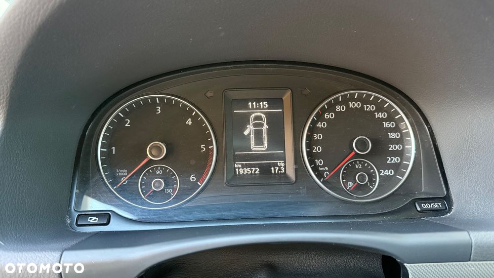 Volkswagen Touran 2.0 TDI DPF STYLE - 19