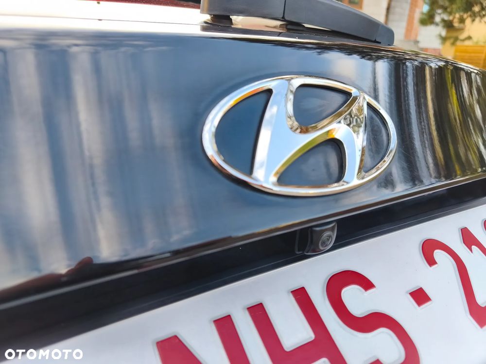 Hyundai i30 1.6 CRDi Fifa World Cup Edition - 24