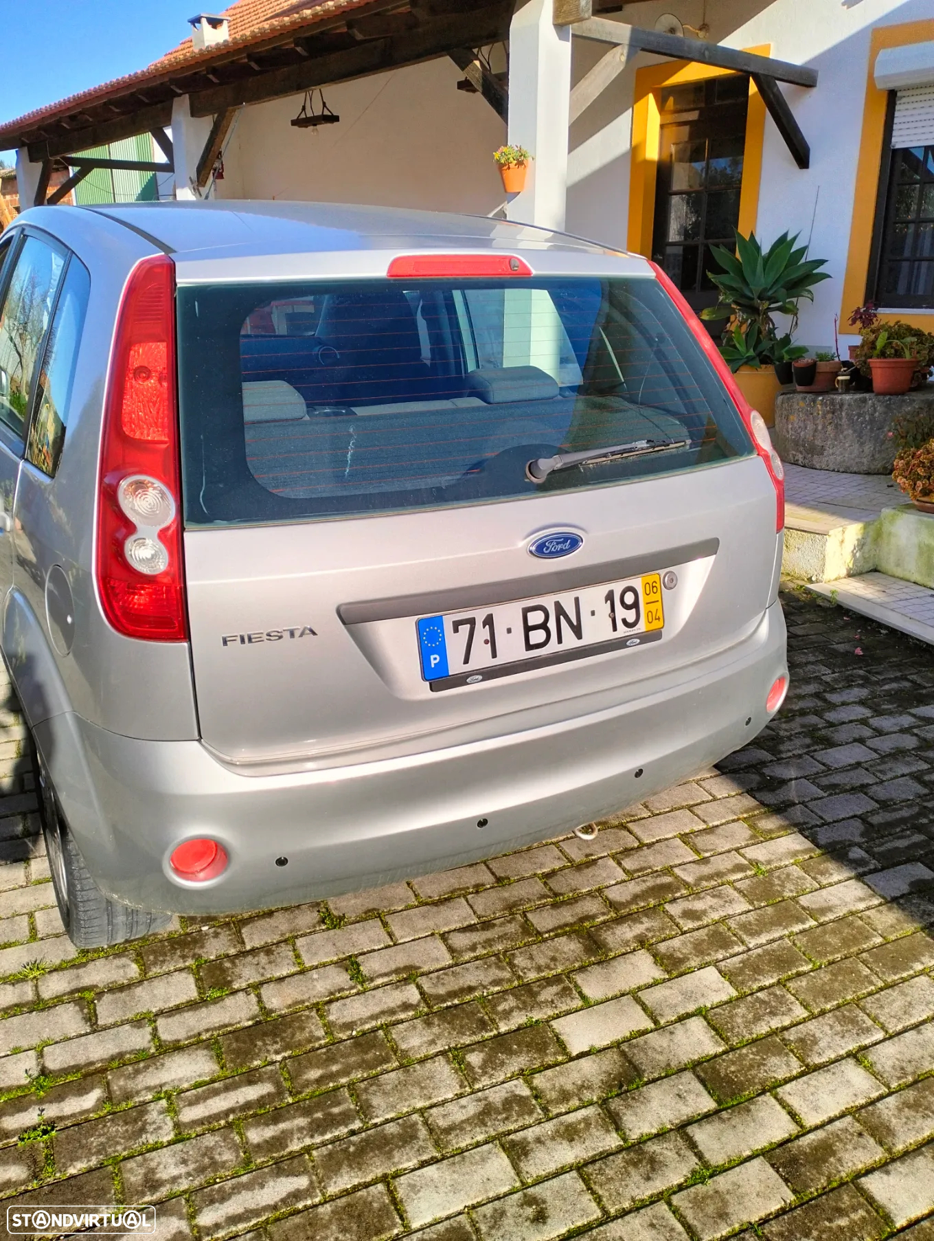 Ford Fiesta 1.25 Ambiente - 2
