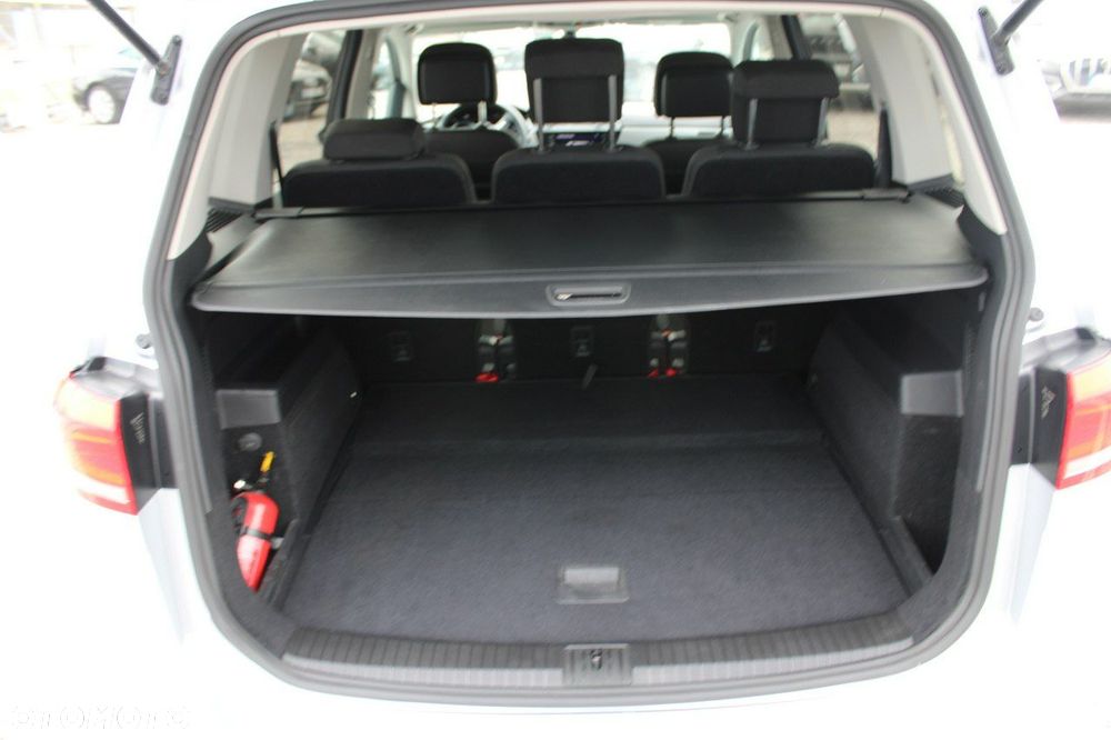 Volkswagen Touran - 15
