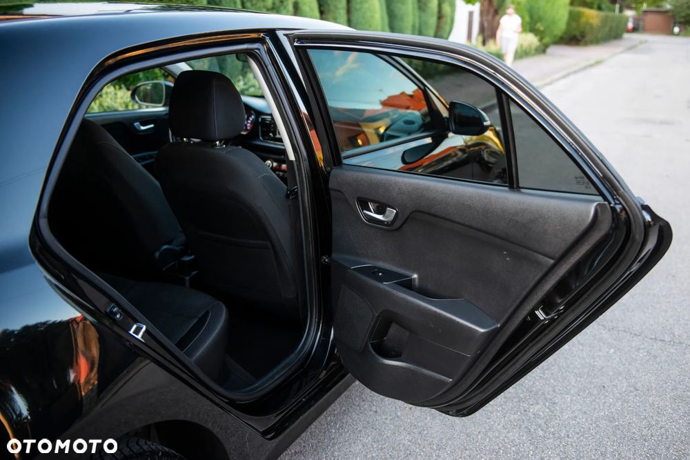 Kia Rio 1.2 Business Line Plus - 35