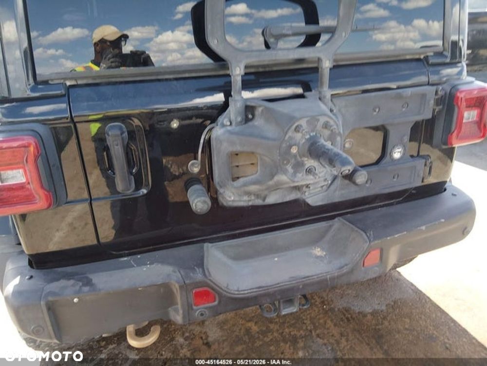 Jeep Wrangler - 4