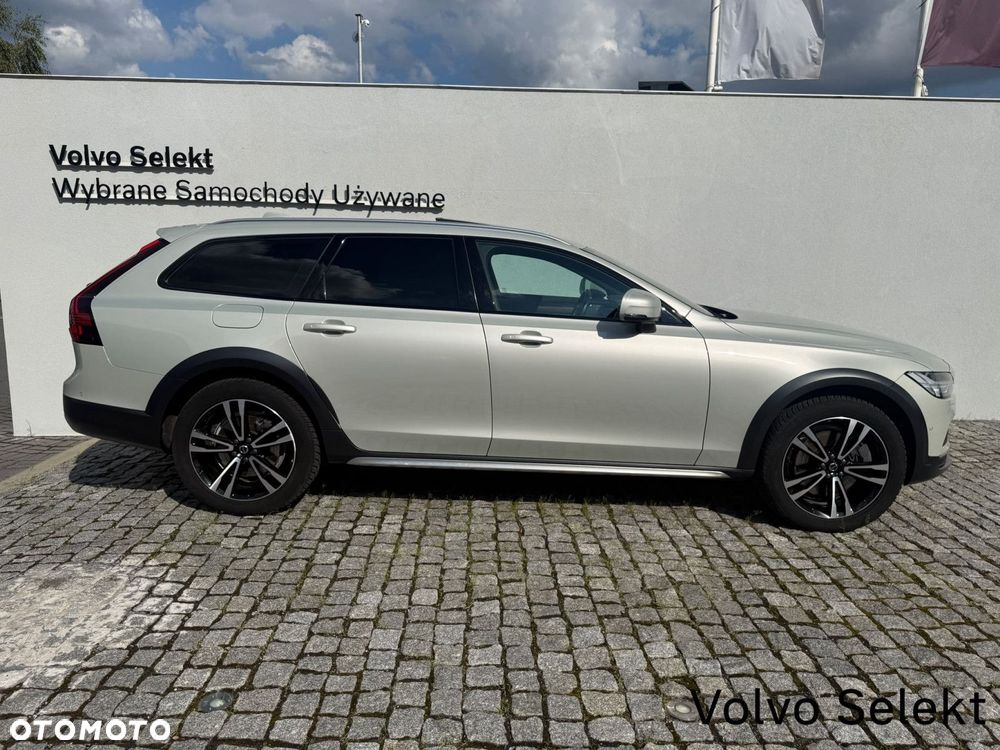Volvo V90 Cross Country - 7
