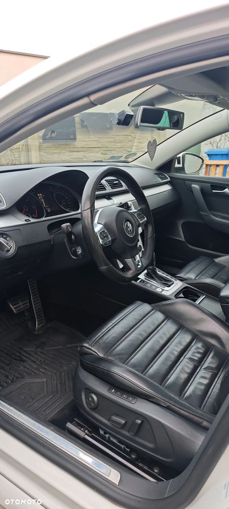 Volkswagen Passat 2.0 TDI Perfectline R-Style DSG - 20