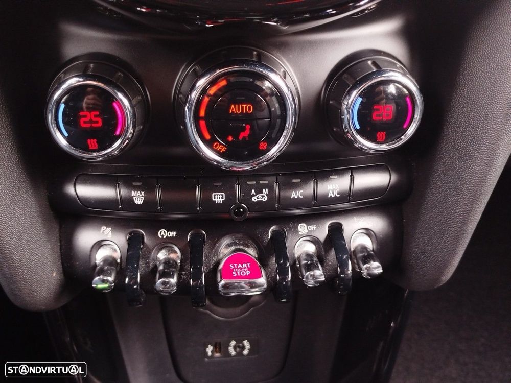 MINI 5 Portas Cooper D Auto - 8