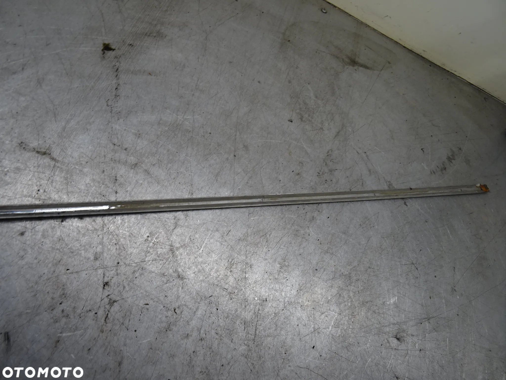 VW PASSAT B6 05-09 2.0TDI LISTWA ZGARNIAJĄCA DRZWI LEWY TYŁ CHROM - 8