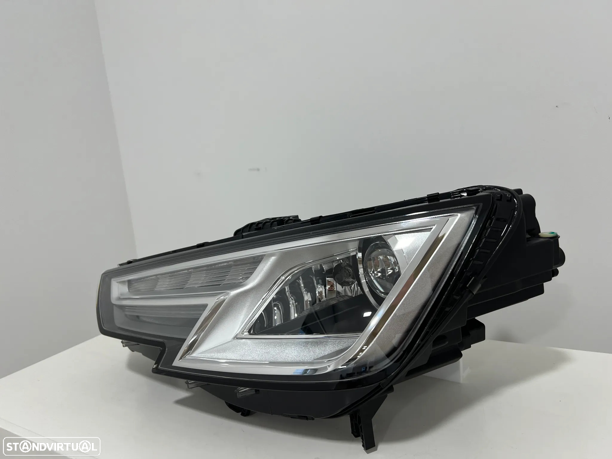 Farol Otica Original Audi A4 B9 Xenon lado Esquerdo - 2