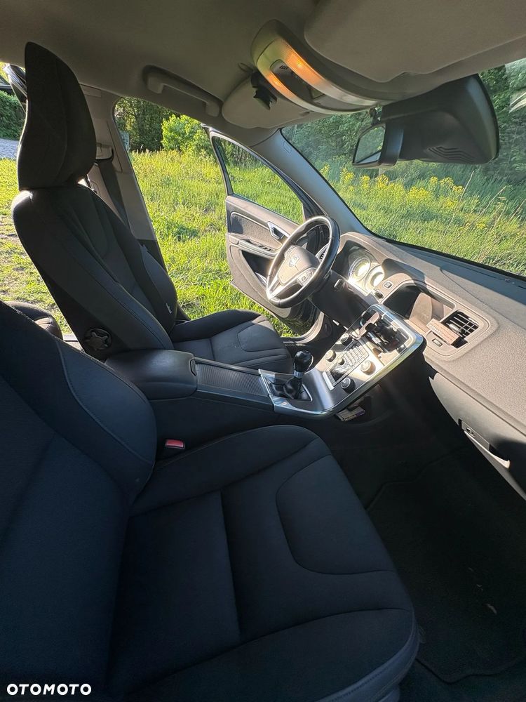 Volvo S60 DRIVe - 25