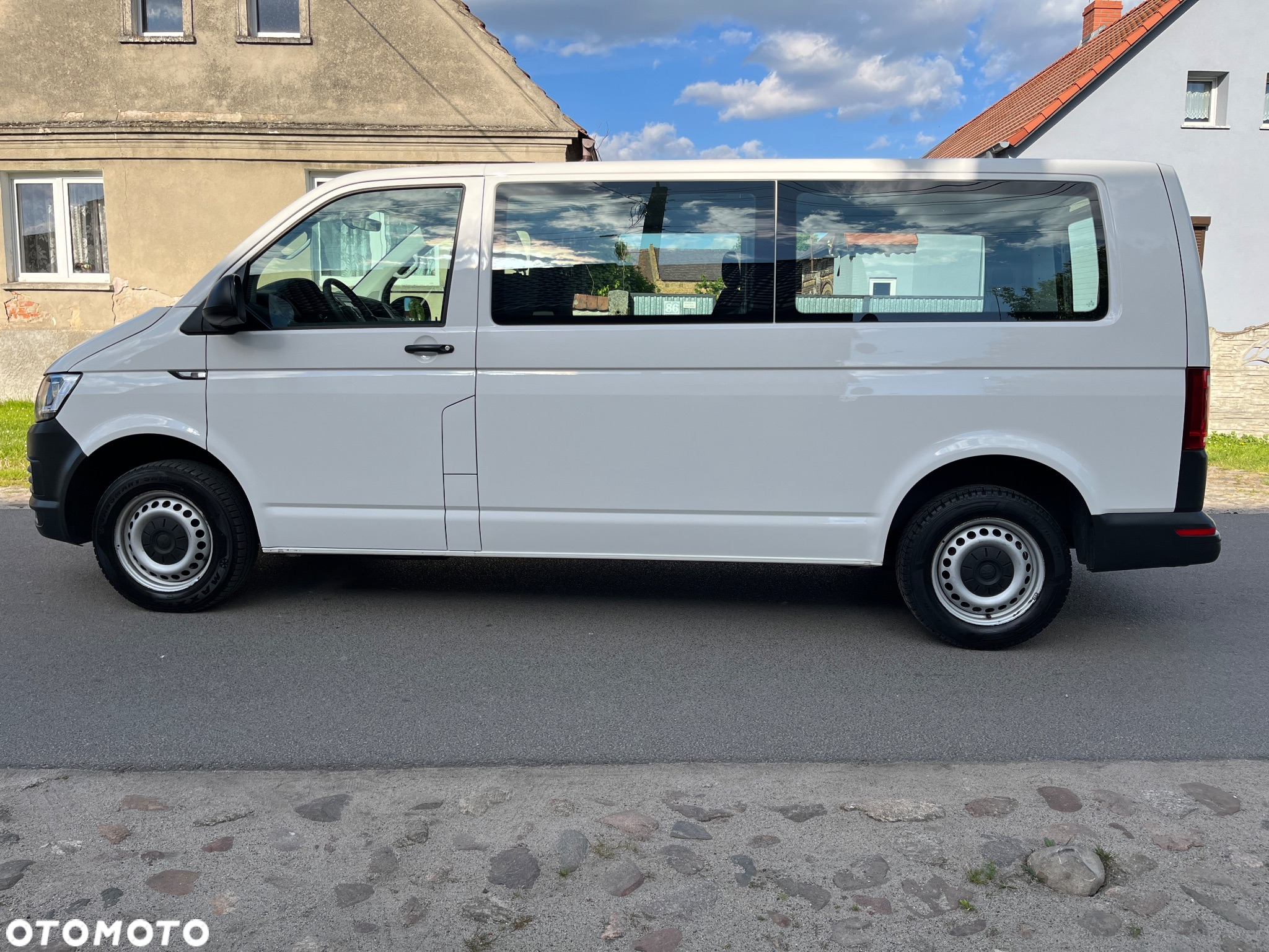 Volkswagen Transporter T6 DSG Lang - 2