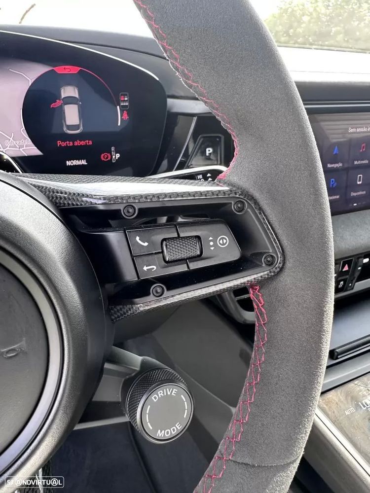 Porsche Macan Electric GTS - 39