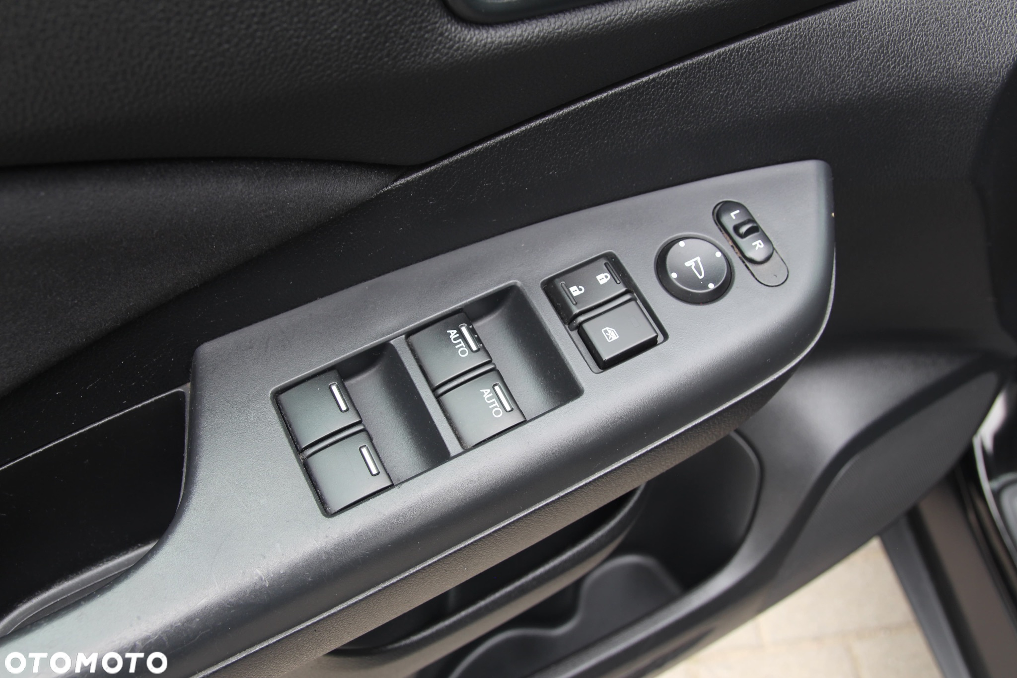 Honda CR-V 2.0i-VTEC 2WD Elegance - 25