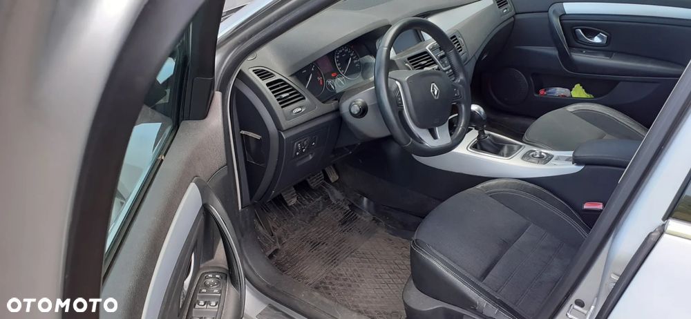 Renault Laguna 2.0 DCi Dynamique - 9