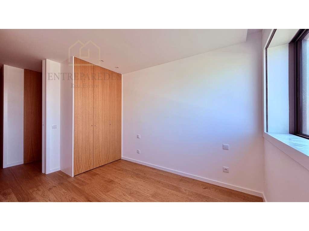 Apartamento T2 com garagem e varanda para comprar em Matosinhos Sul... - Grande imagem: 2/17
