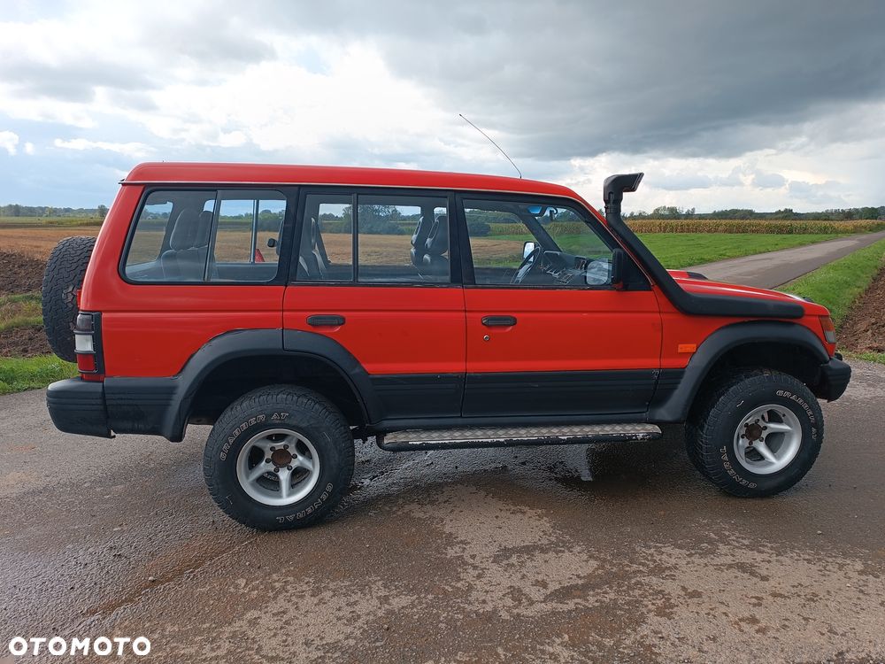 Mitsubishi Pajero - 2
