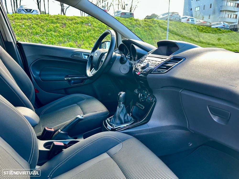 Ford Fiesta 1.5 TDCi Titanium - 36