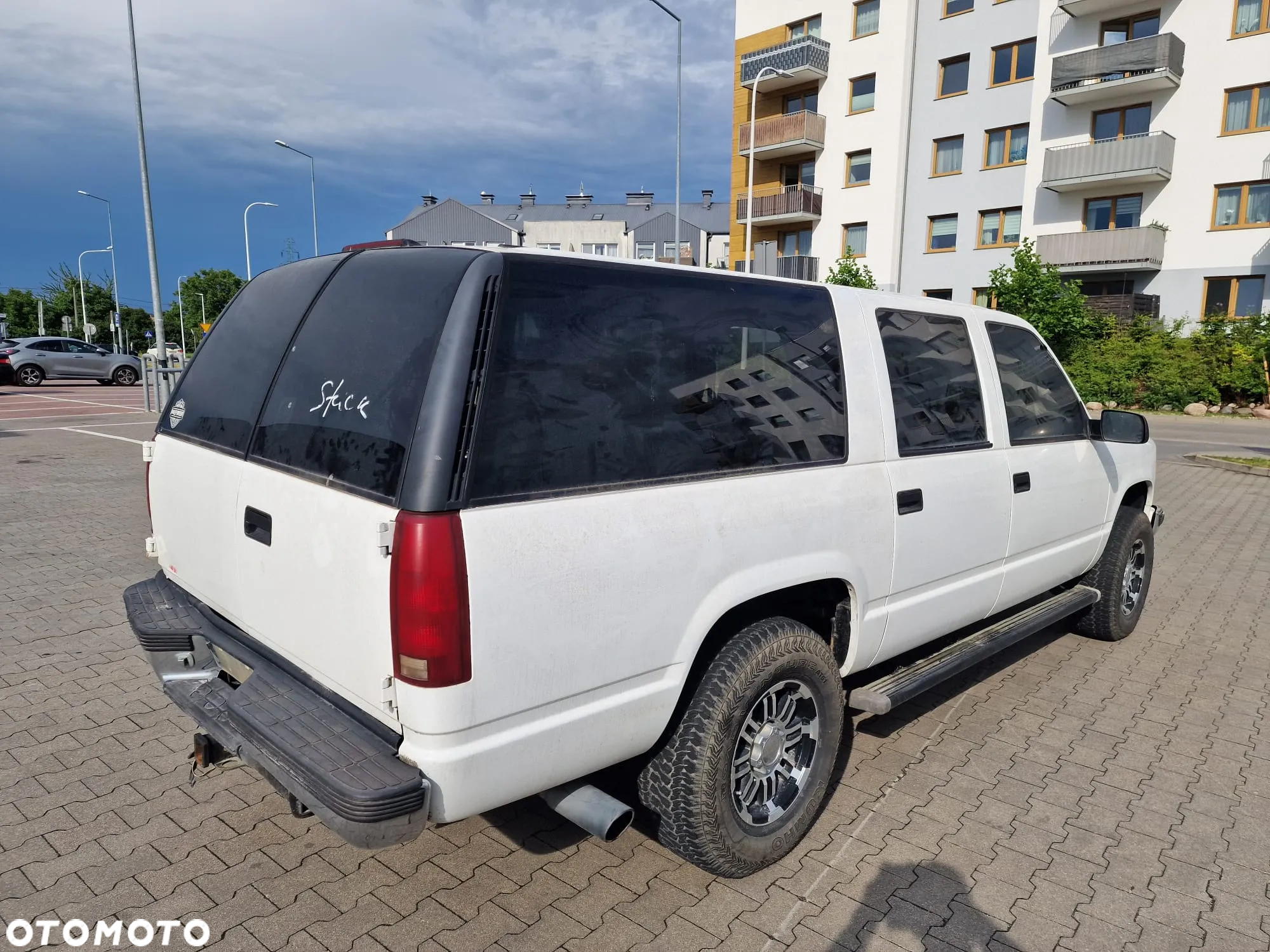 Chevrolet Suburban - 3