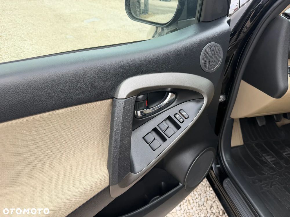 Toyota RAV4 - 18