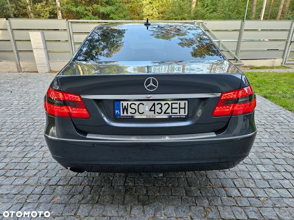 Mercedes-Benz Klasa E 200 CGI BlueEff Avantgarde - 28