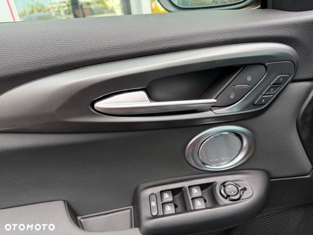Alfa Romeo Tonale 1.3 PHEV Q4 Tributo Italiano - 12