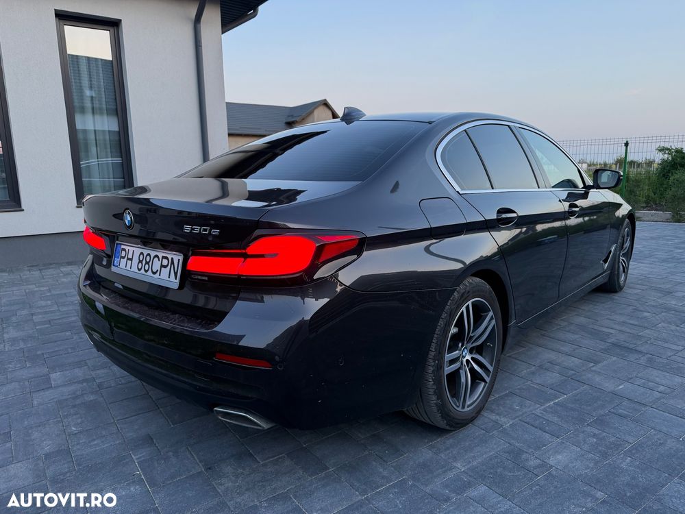 BMW Seria 5 530e Aut. Luxury Line - 3