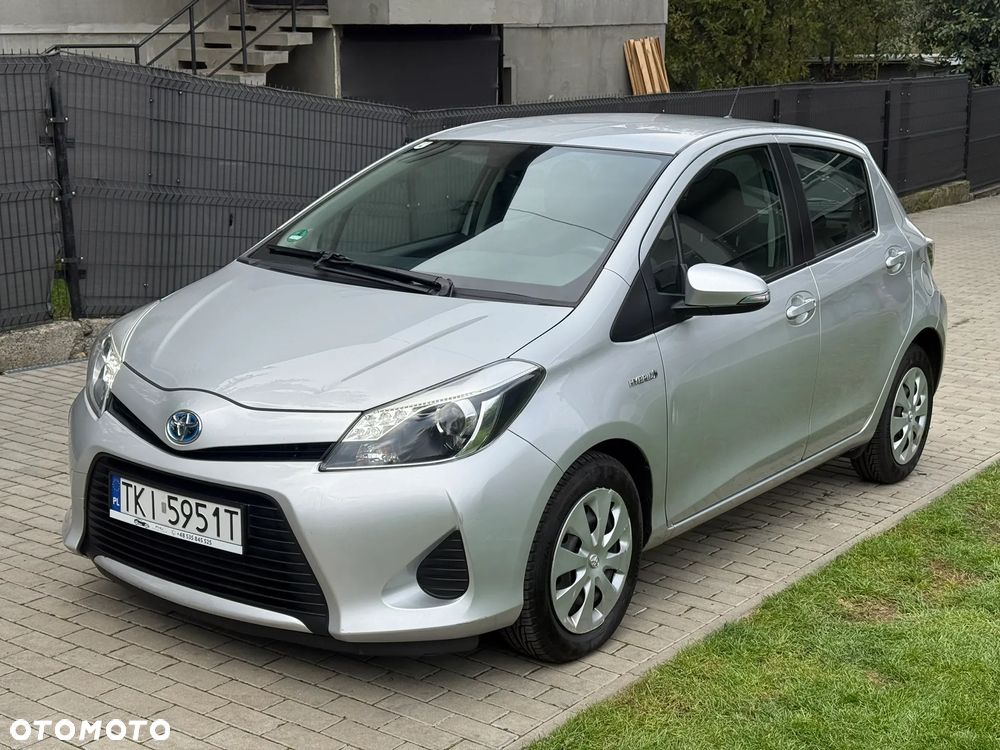 Toyota Yaris Hybrid 100 Premium - 1