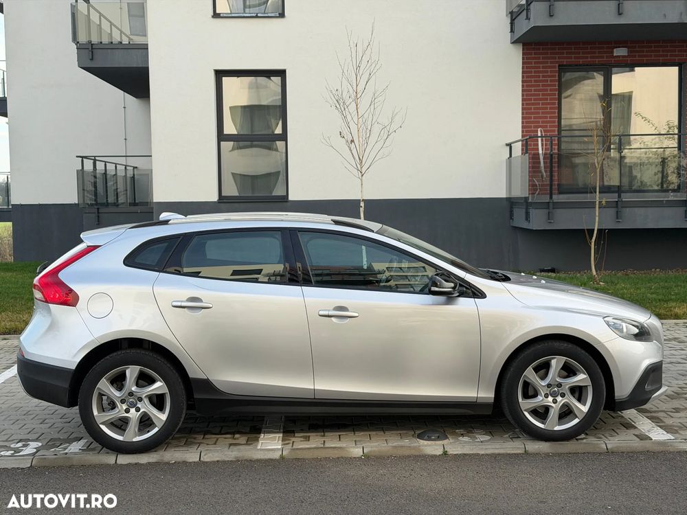 Volvo V40 Cross Country D2 Momentum - 9
