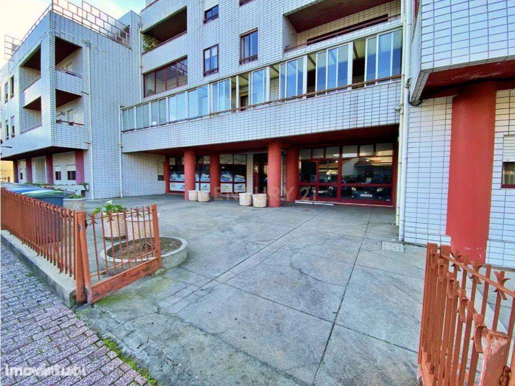 Loja em Águas-Santas (Milanesa) com 240m² - Grande imagem: 2/22