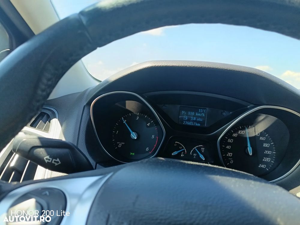 Ford Focus 1.6 TDCI DPF Titanium - 6