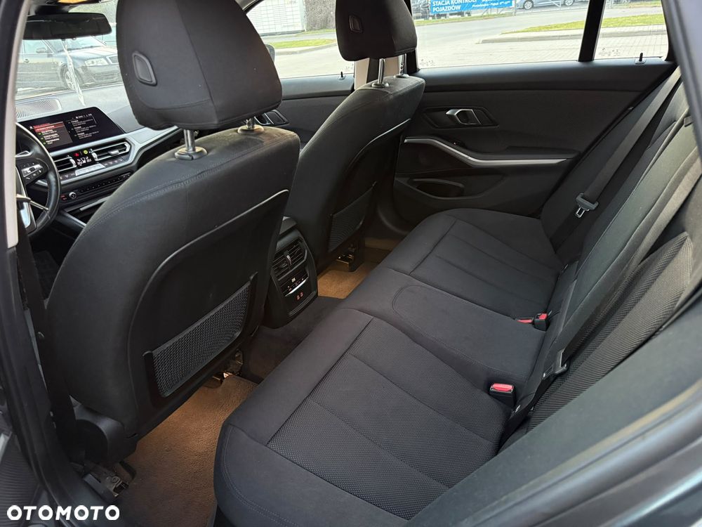BMW Seria 3 320d Advantage sport - 16