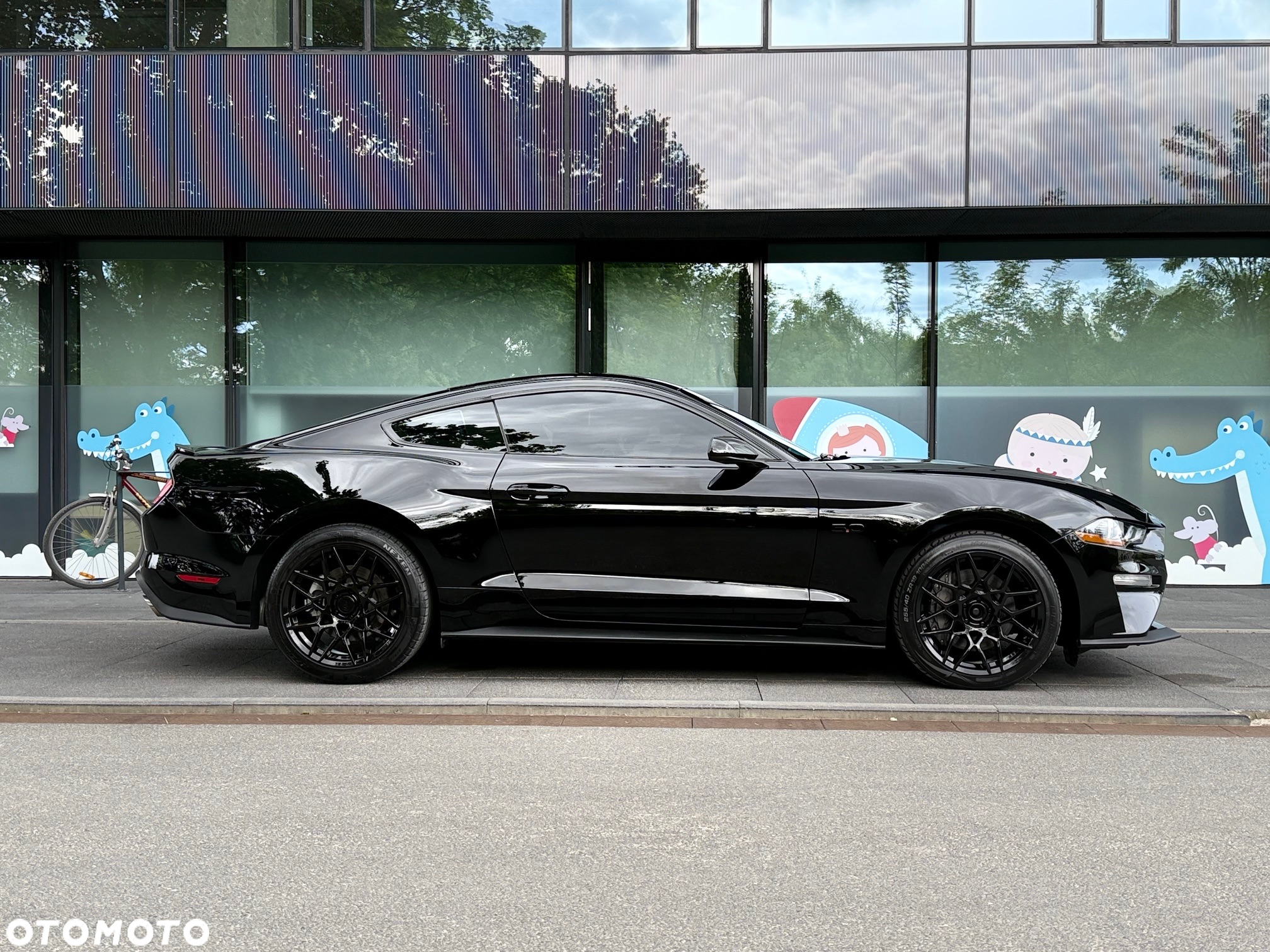Ford Mustang - 4