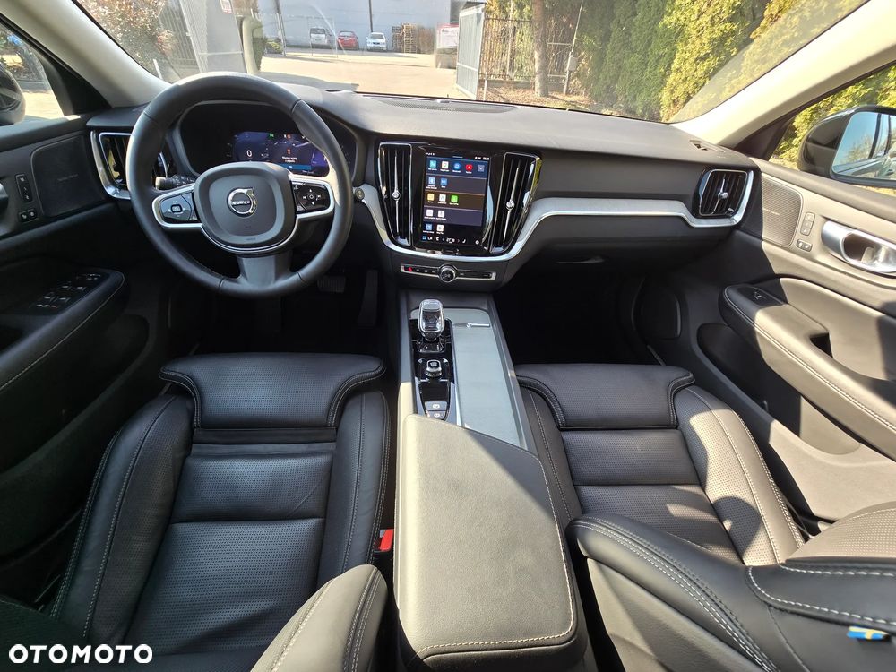 Volvo V60 B4 B DKG Plus Dark - 10