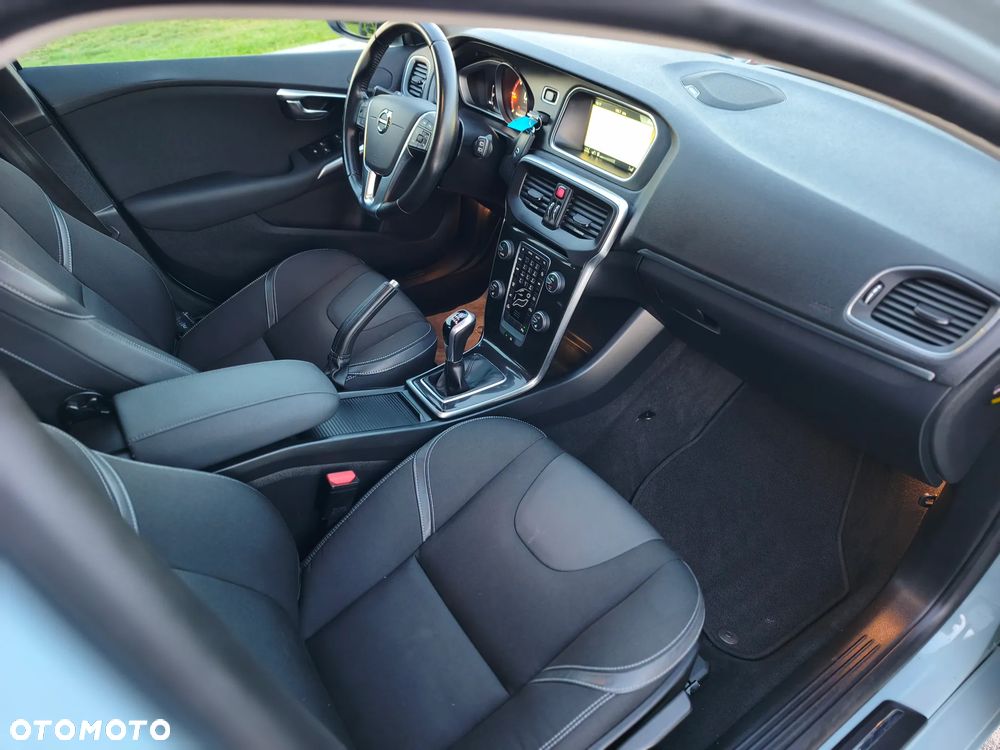 Volvo V40 D2 Drive-E Momentum - 23