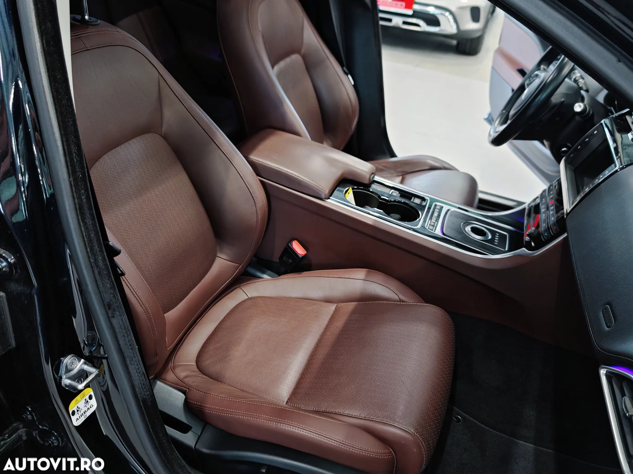 Jaguar XE 20d Aut. Prestige - 9