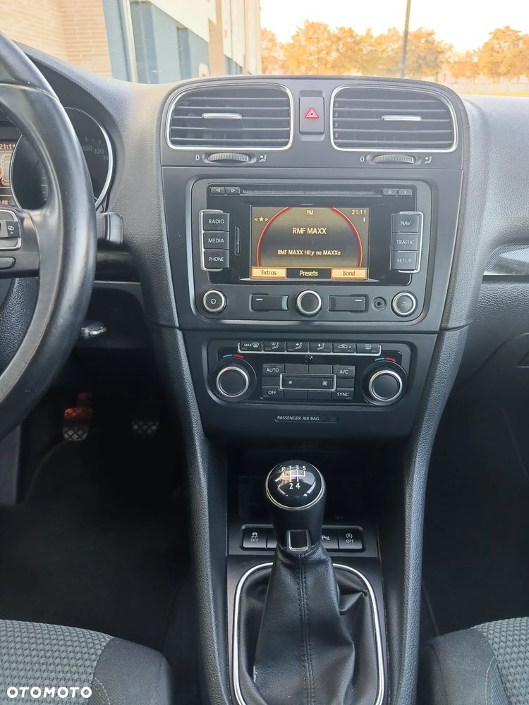 Volkswagen Golf 1.6 TDI BlueMotion Technology Comfortline - 16