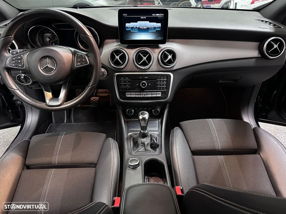 Mercedes-Benz CLA 180 d Shooting Brake Urban - 2