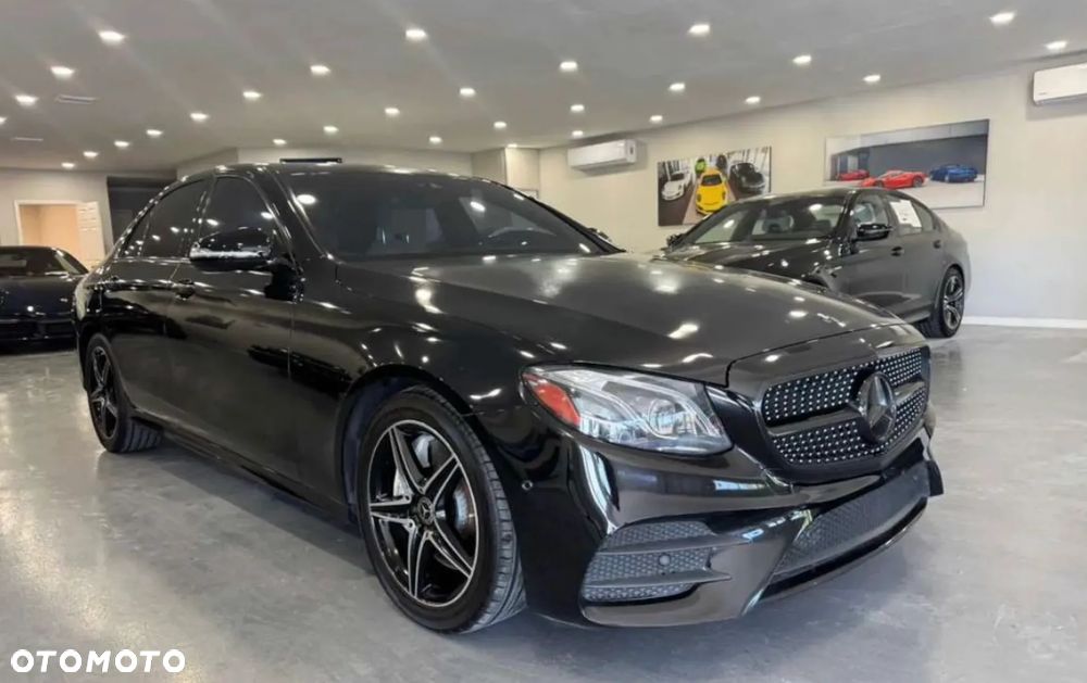 Mercedes-Benz Klasa E 300 9G-TRONIC AMG Line - 1