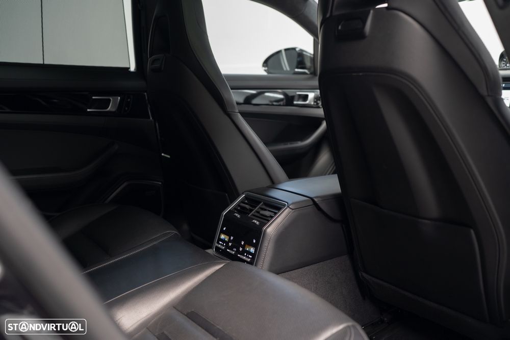 Porsche Panamera Sport Turismo Turbo S E-Hybrid - 32