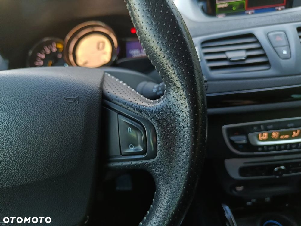 Renault Megane ENERGY TCe 130 BOSE EDITION - 32